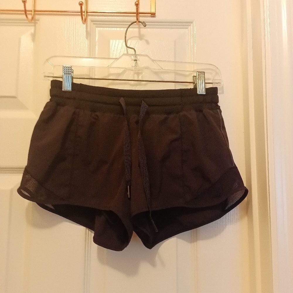 Lululemon black sport women's shorts size 4